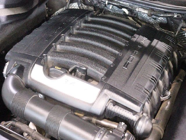 PORSCHE CAYENNE 2016 Image 31