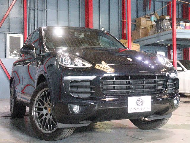 PORSCHE CAYENNE 2016 Image 31