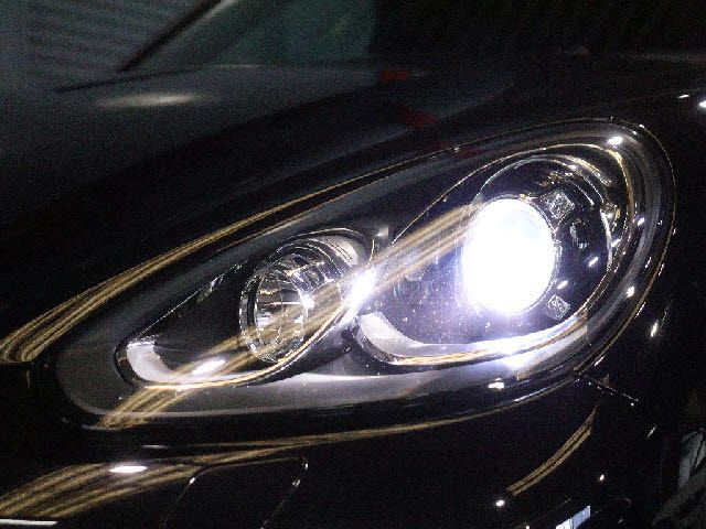 PORSCHE CAYENNE 2016 Image 31