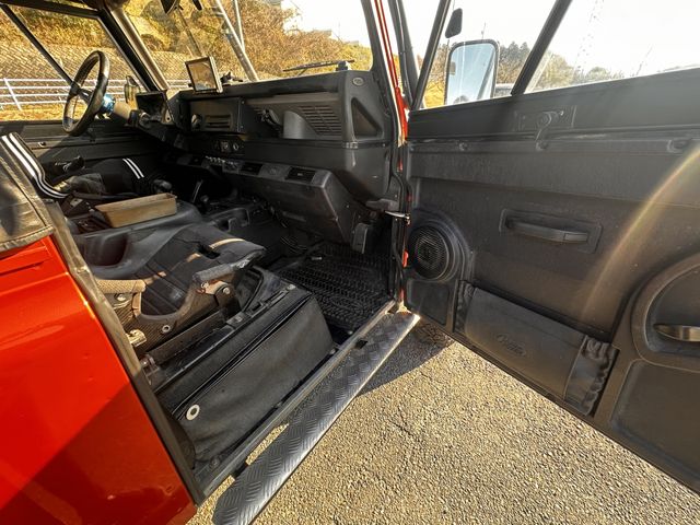 ROVER DEFENDER 1998 Image 31