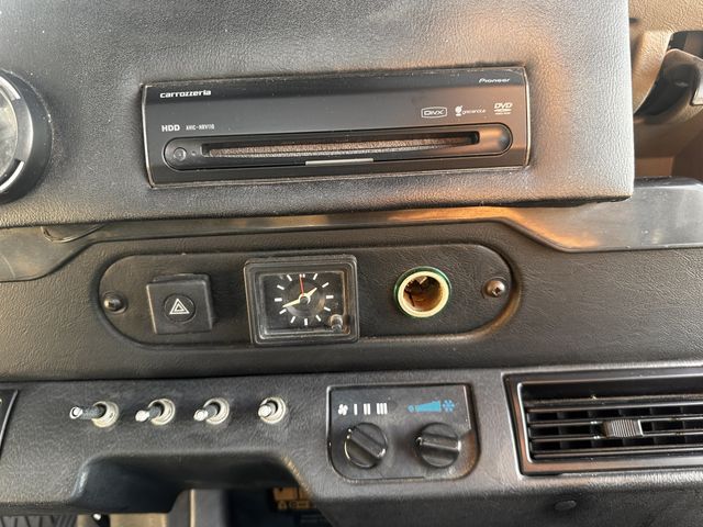 ROVER DEFENDER 1998 Image 31