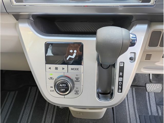 TOYOTA PIXIS JOY 2018 Image 31