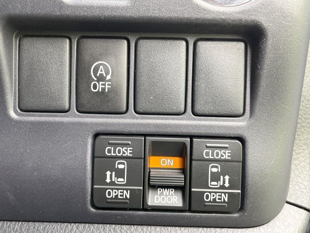 TOYOTA VOXY 2015 Image 31