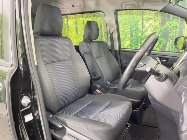 TOYOTA VOXY 2015 Image 31