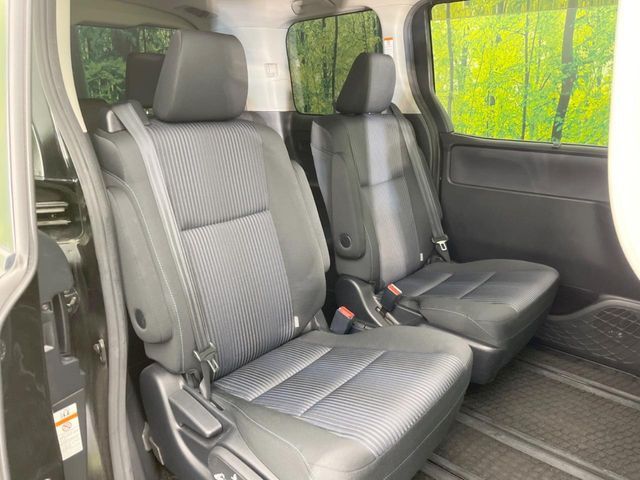 TOYOTA VOXY 2015 Image 31