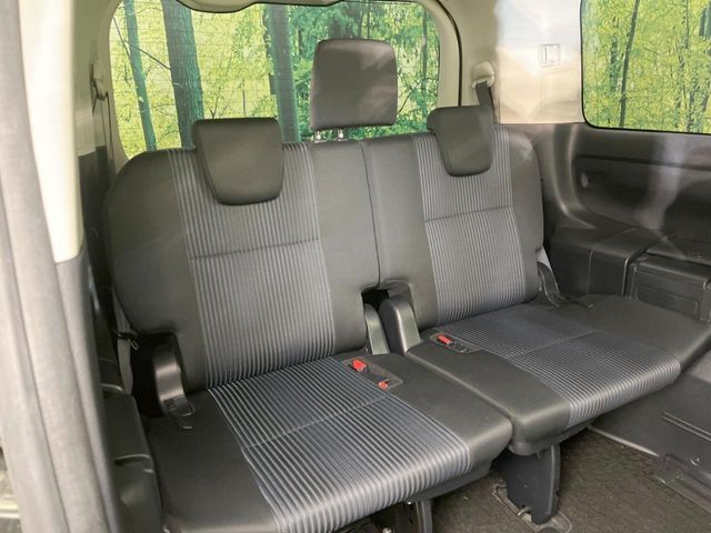 TOYOTA VOXY 2015 Image 31