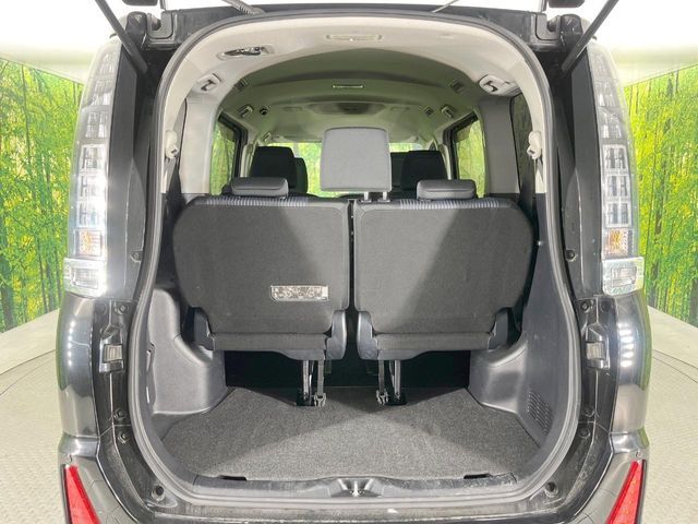 TOYOTA VOXY 2015 Image 31