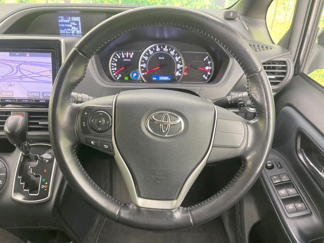 TOYOTA VOXY 2015 Image 31