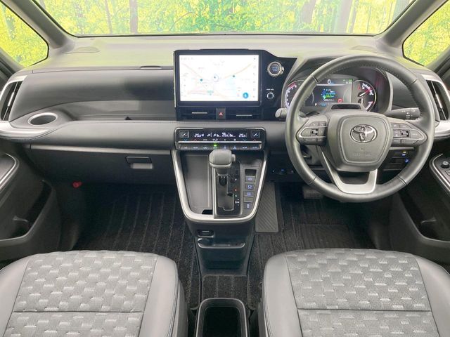 TOYOTA VOXY 2022 Image 31