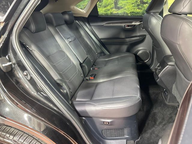 TOYOTA LEXUS NX300H 2018 Image 31