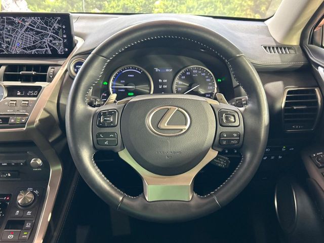 TOYOTA LEXUS NX300H 2018 Image 31