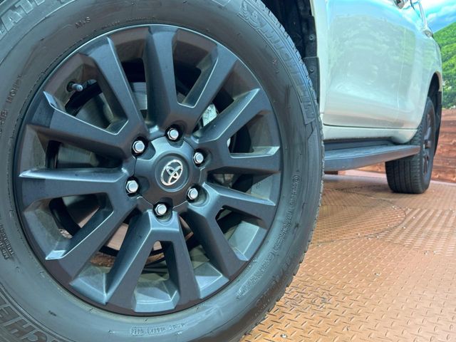 TOYOTA LANDCRUISER PRADO 2022 Image 31