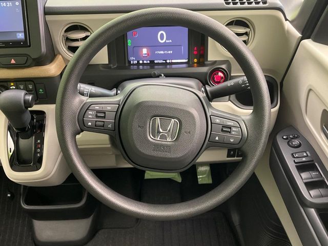 HONDA N BOX 2025 Image 31