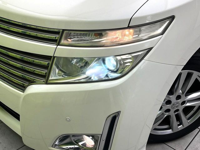 NISSAN ELGRAND 2012 Image 31