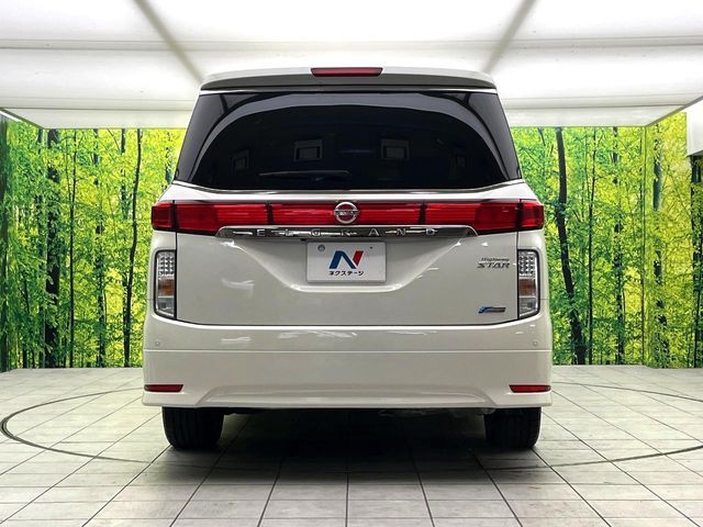 NISSAN ELGRAND 2012 Image 31