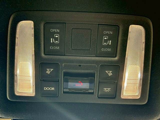 TOYOTA VOXY HYBRID 2022 Image 31