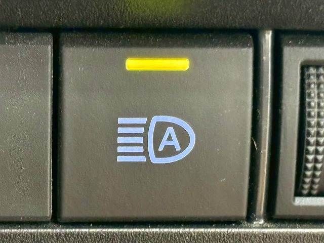 TOYOTA VOXY HYBRID 2022 Image 31