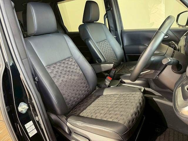 TOYOTA VOXY HYBRID 2022 Image 31