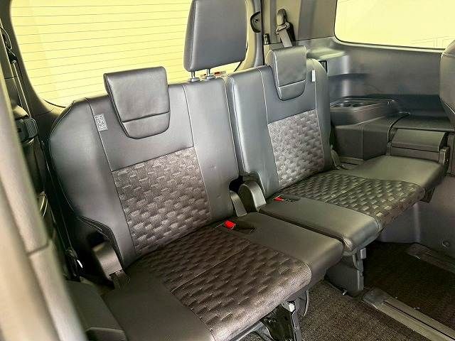 TOYOTA VOXY HYBRID 2022 Image 31