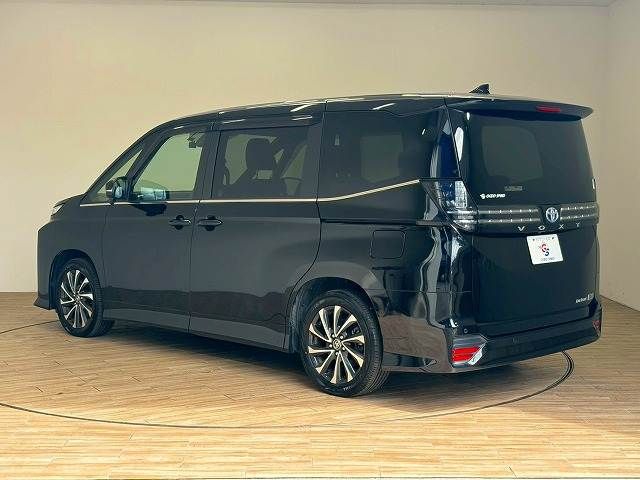 TOYOTA VOXY HYBRID 2022 Image 31