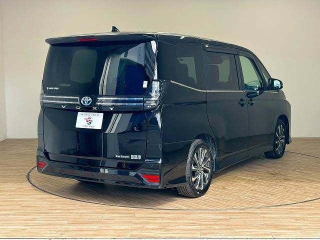 TOYOTA VOXY HYBRID 2022 Image 31