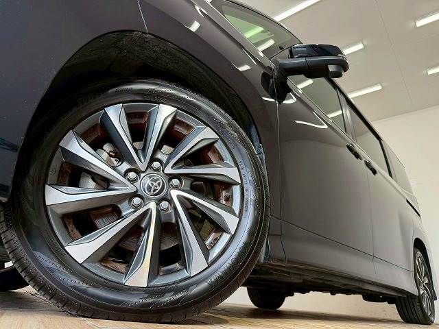 TOYOTA VOXY HYBRID 2022 Image 31