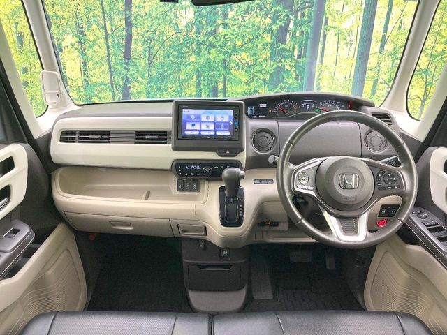 HONDA N BOX 2017 Image 31