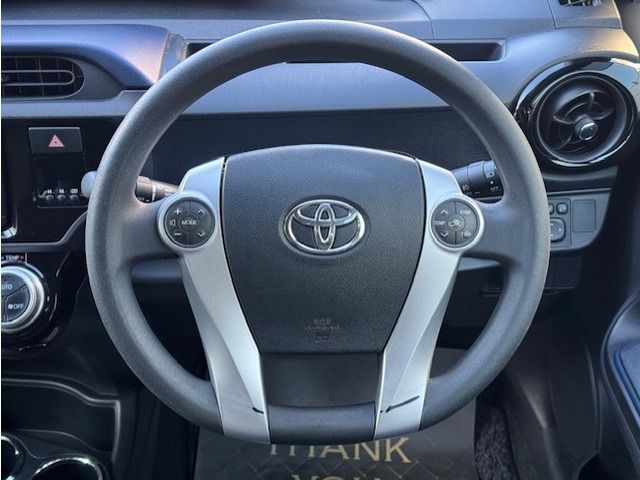 TOYOTA AQUA 2015 Image 31