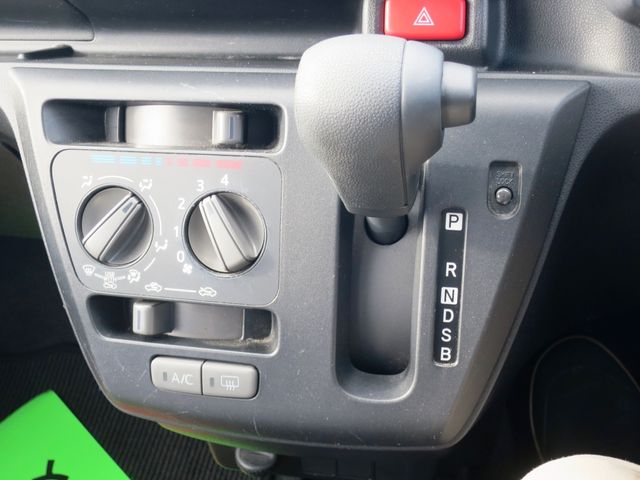 DAIHATSU MIRA E:S 4WD 2018 Image 31