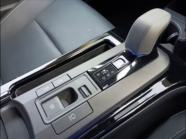 TOYOTA PRIUS 4WD 2023 Image 31