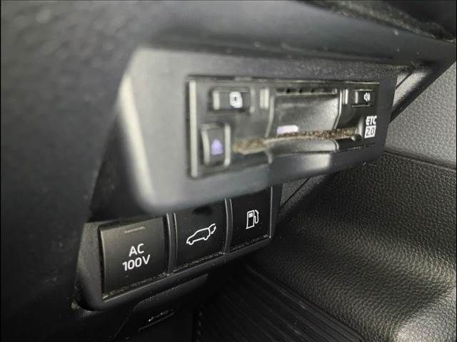 TOYOTA PRIUS 4WD 2023 Image 31