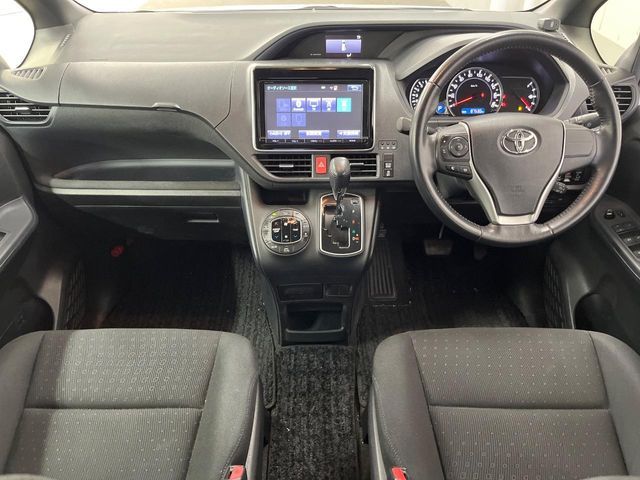 TOYOTA NOAH 2015 Image 31