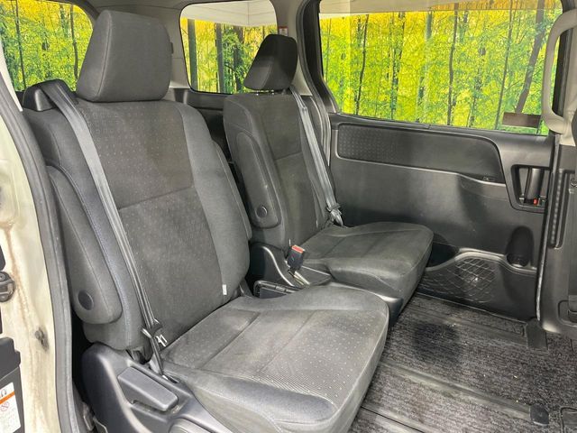 TOYOTA NOAH 2015 Image 31