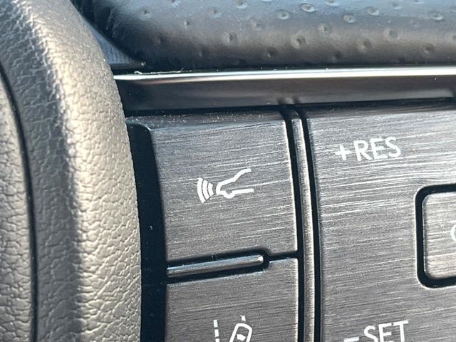 TOYOTA LEXUS LS500H 2017 Image 31