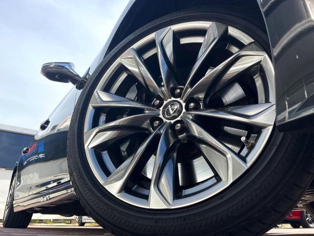 TOYOTA LEXUS LS500H 2017 Image 31