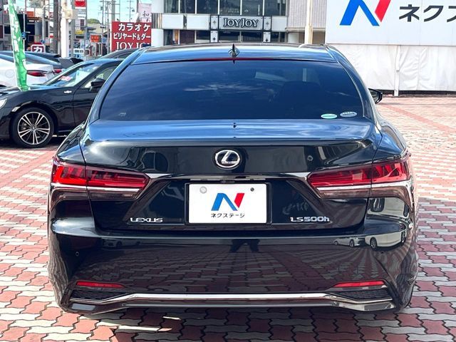 TOYOTA LEXUS LS500H 2017 Image 31