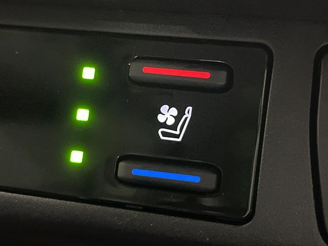 TOYOTA RAV4 4WD 2023 Image 31