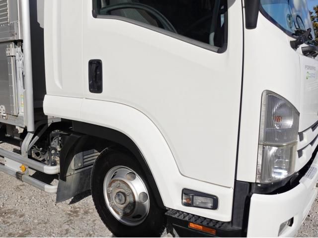 ISUZU FORWARD 2016 Image 31