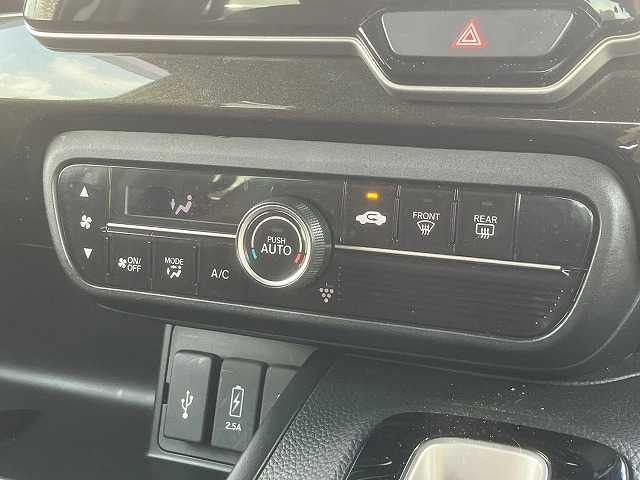 HONDA N BOX CUSTOM 2018 Image 31