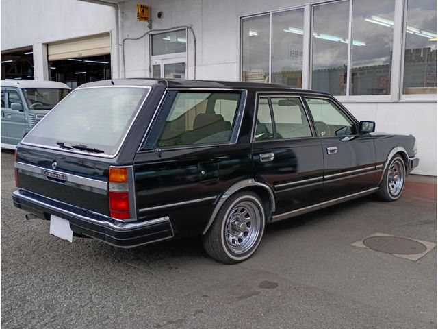 NISSAN CEDRIC WAGON 1998 Image 31