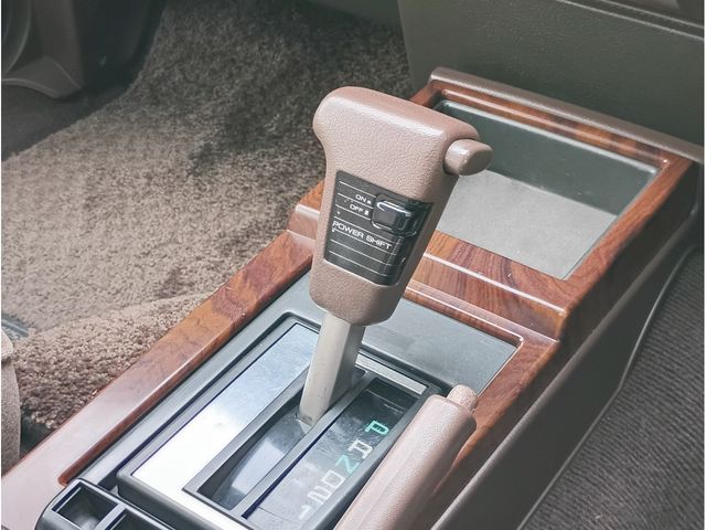 NISSAN CEDRIC WAGON 1998 Image 31