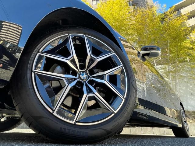 BMW 5SERIES SEDAN 2024 Image 31