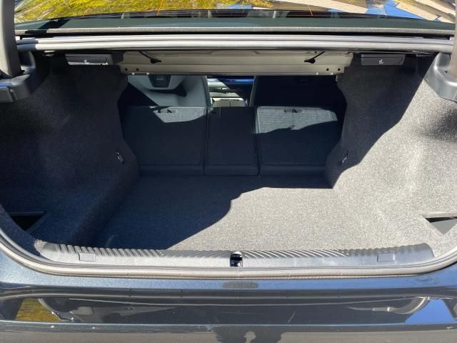 BMW 5SERIES SEDAN 2024 Image 31