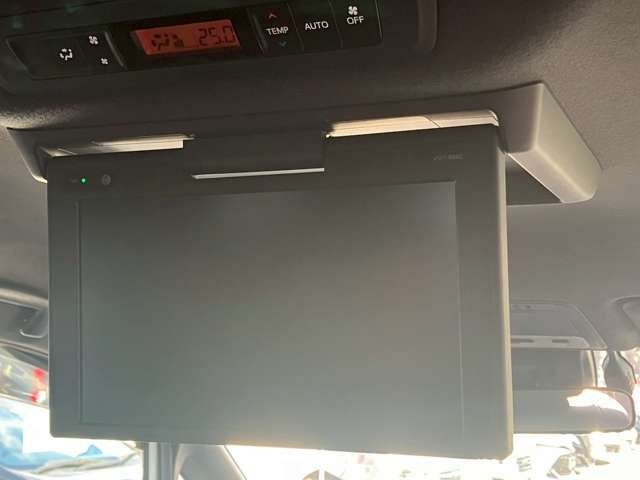 TOYOTA NOAH HYBRID 2018 Image 31