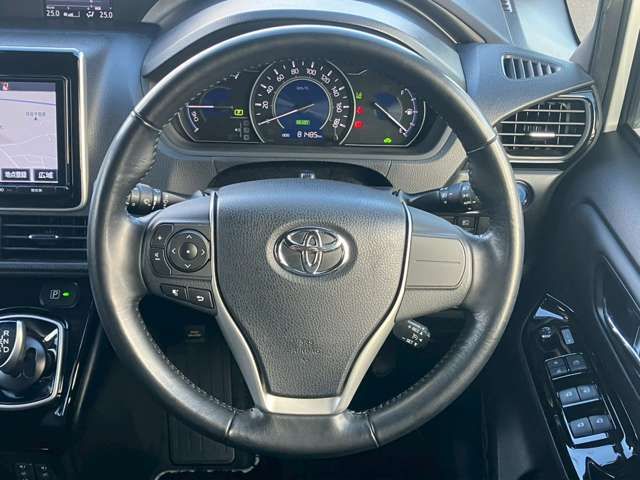 TOYOTA NOAH HYBRID 2018 Image 31