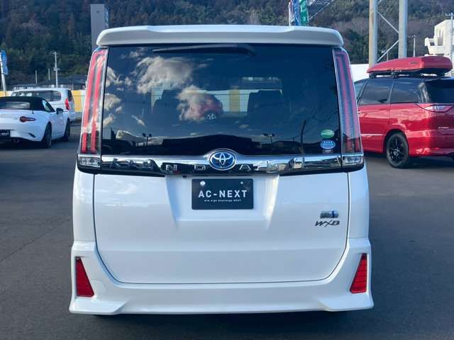 TOYOTA NOAH HYBRID 2018 Image 31