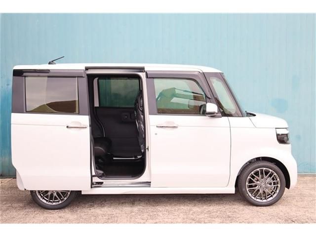 HONDA N BOX CUSTOM 2023 Image 31