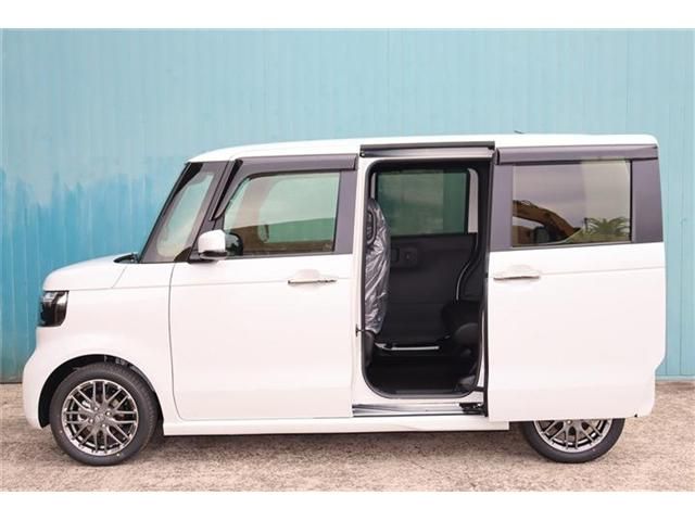 HONDA N BOX CUSTOM 2023 Image 31