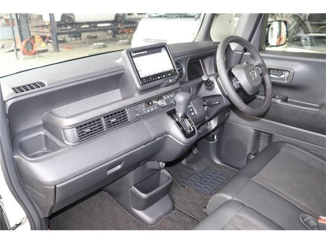 HONDA N BOX CUSTOM 2023 Image 31