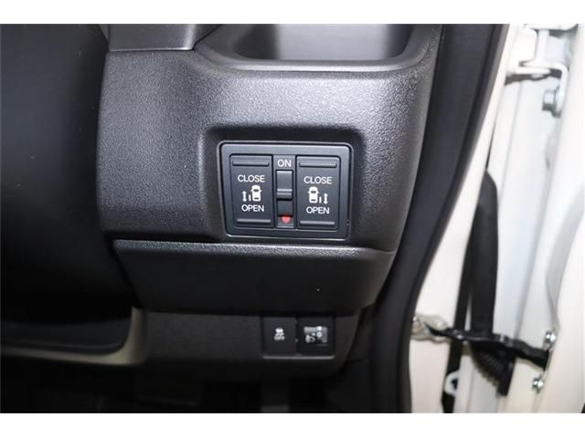 HONDA N BOX CUSTOM 2023 Image 31